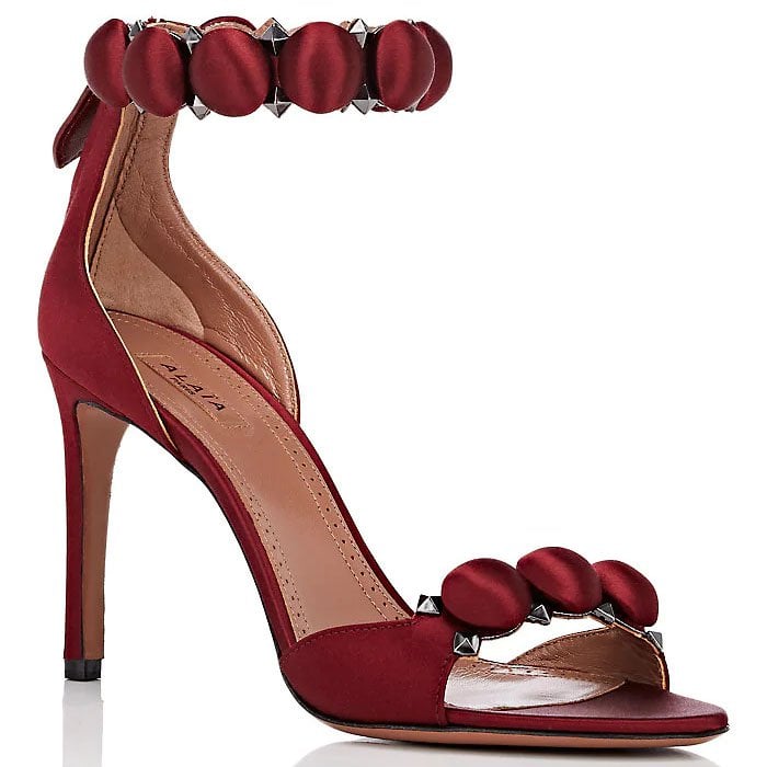 Ala&iuml;a'Bombe' Sandals in Burgundy Satin