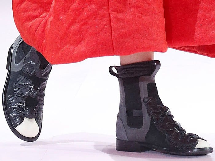 The Comme des Gar&ccedil;ons triple-bow boots as sent down the Comme des Gar&ccedil;ons fall 2017 runway.