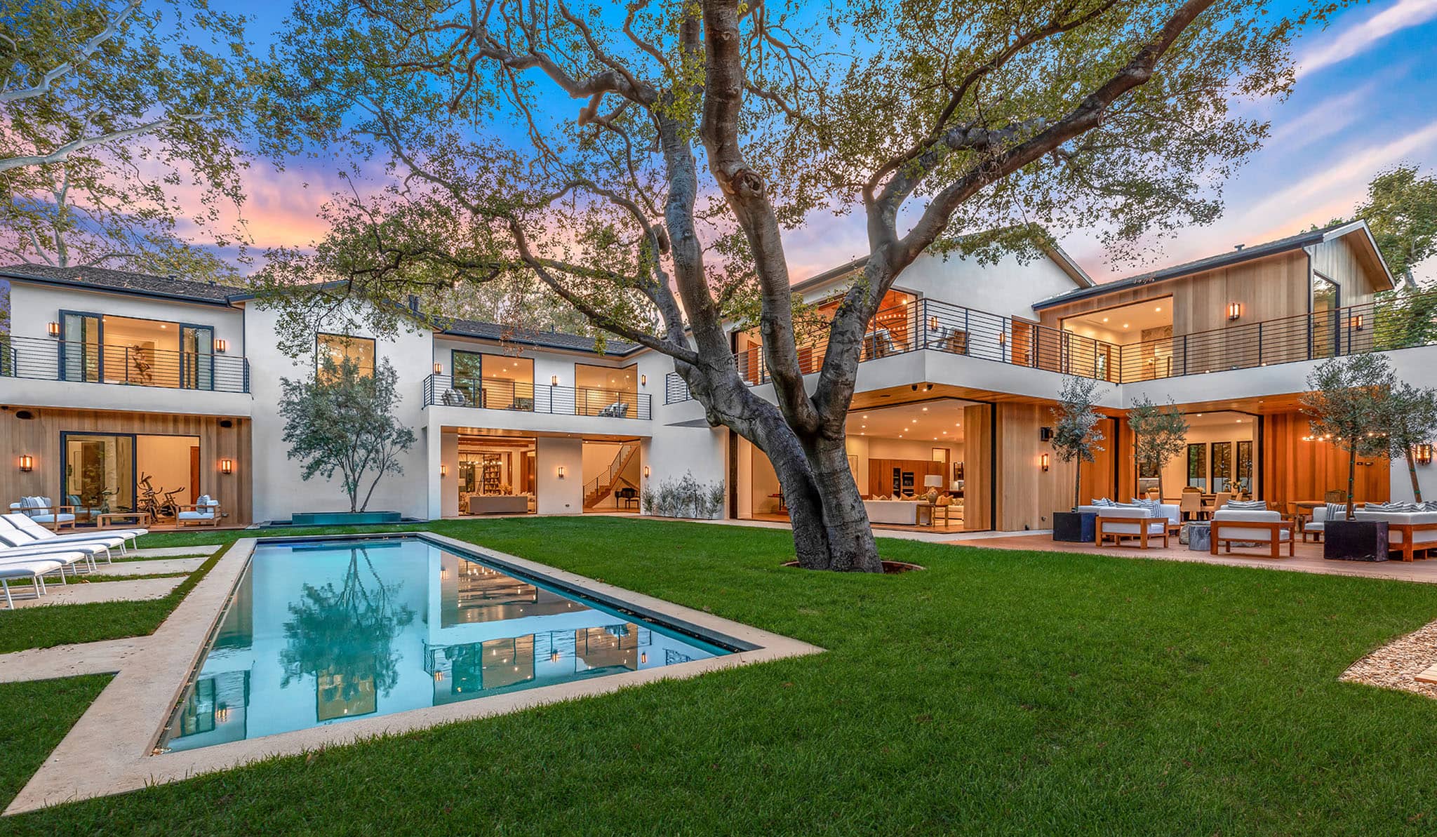 Joe Jonas and Sophie Turner sold their luxurious 15,000-square-foot Encino estate&mdash;complete with a pool and expansive outdoor living spaces&mdash;for $15.2 million