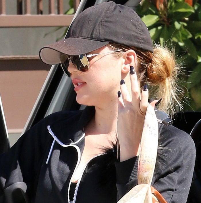 Khlo&eacute; Kardashian pays a visit to interior house designer Nathan Turner in Beverly Hills on March 12, 2015