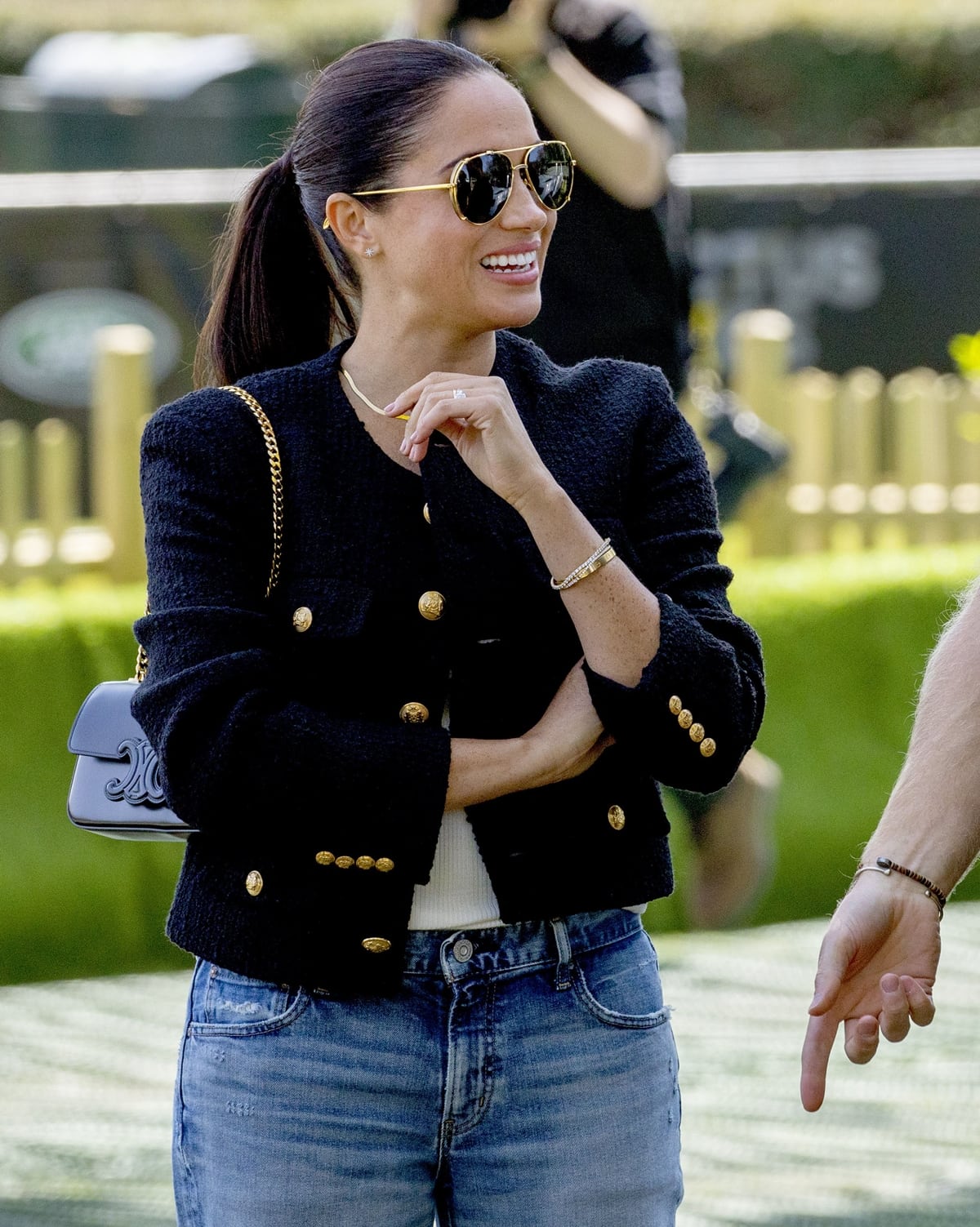 Meghan Markle styled a Celine jacket and bag with Moussy Vintage jeans