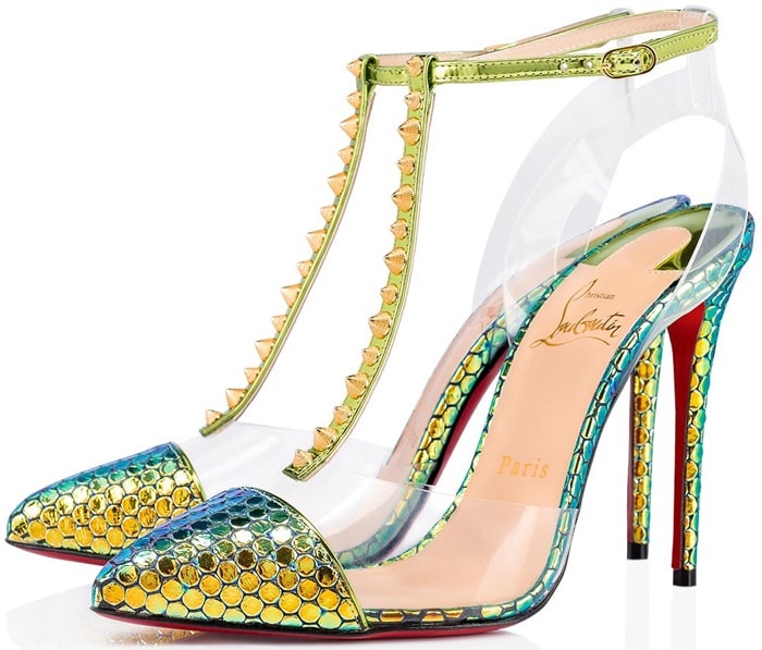 Inspired by the fervor of disco, the Nosy Spikes pump combines audacity with modernity. In taiga green specchio leather and transparent PVC, it cloaks the foot in brightness