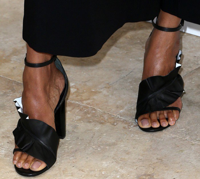 Zoe Salda&ntilde;a wearing Mercedes Castillo's 'Katrina' sandals