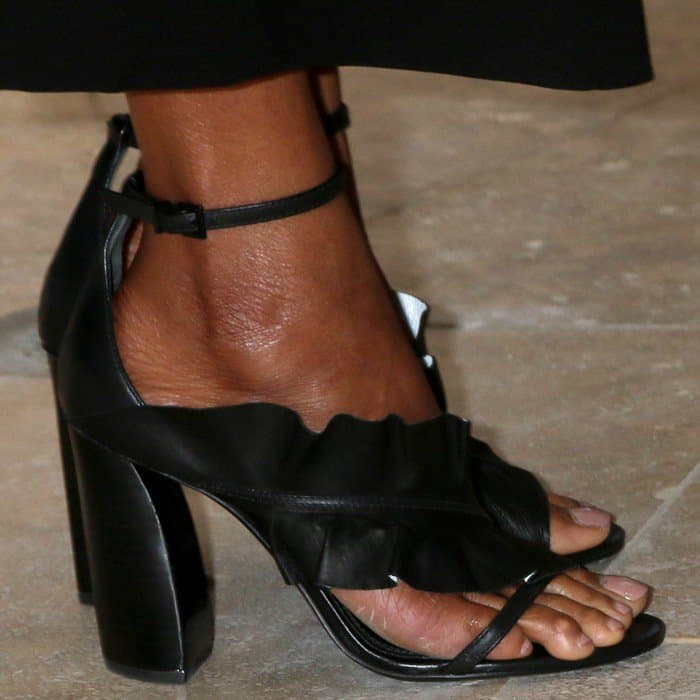 Zoe Salda&ntilde;a wearing Mercedes Castillo's 'Katrina' sandals