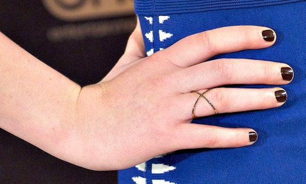 Jennifer Lawrence's&nbsp;diamond X ring by EF Collection